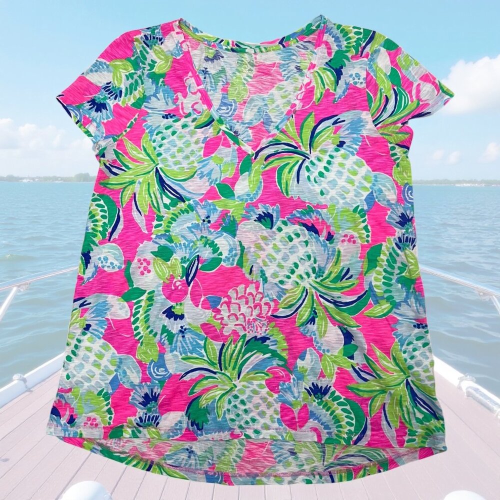 Lilly Pulitzer Women’s M V-Neck Shirt 100% Cotton Tropical Pineapple Print Neon